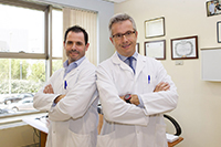 Doctores Cesar Flores y Manuel Leyes